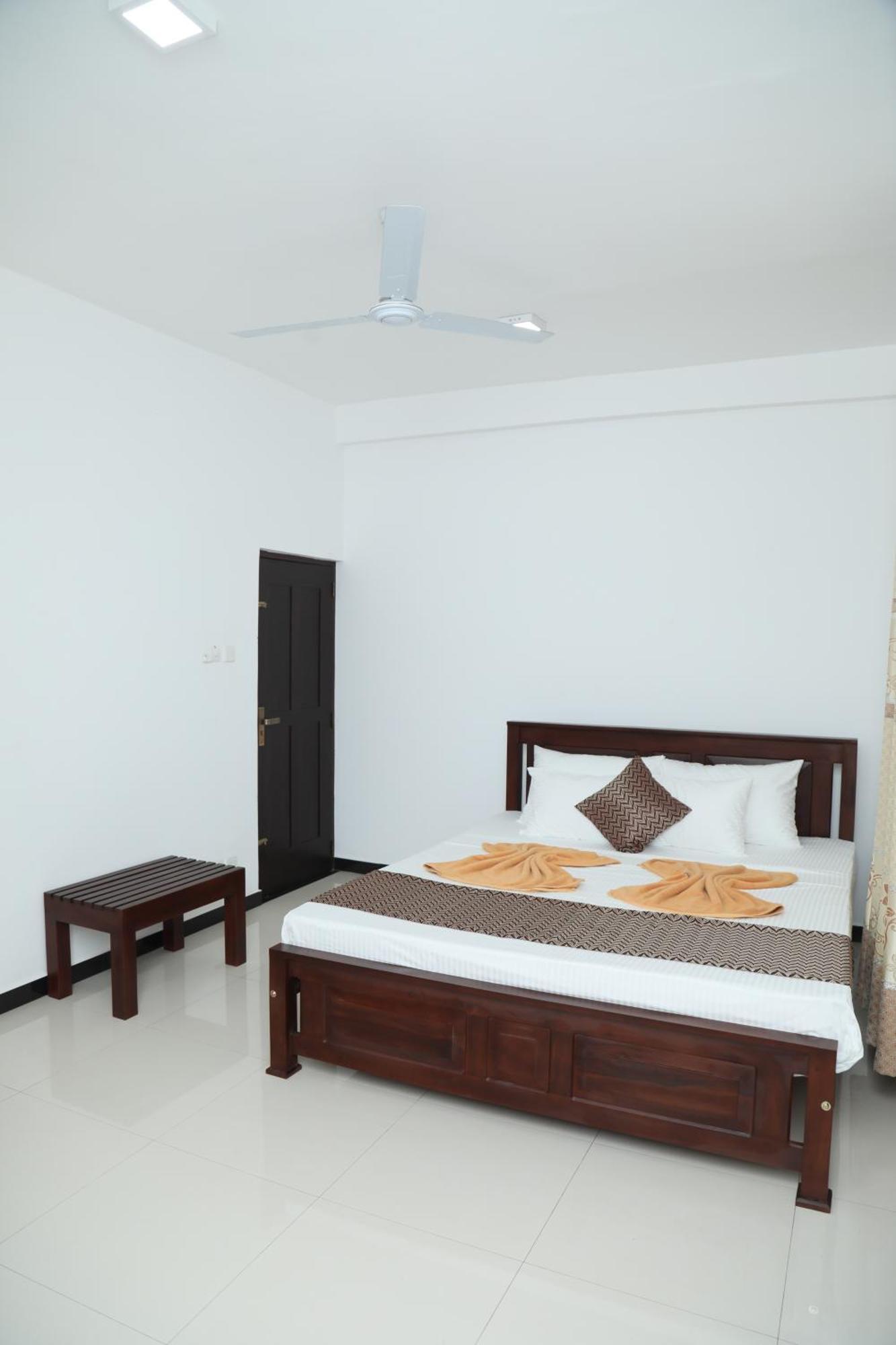 Crystal Wave Holiday Resort Polhena Matara Eksteriør billede